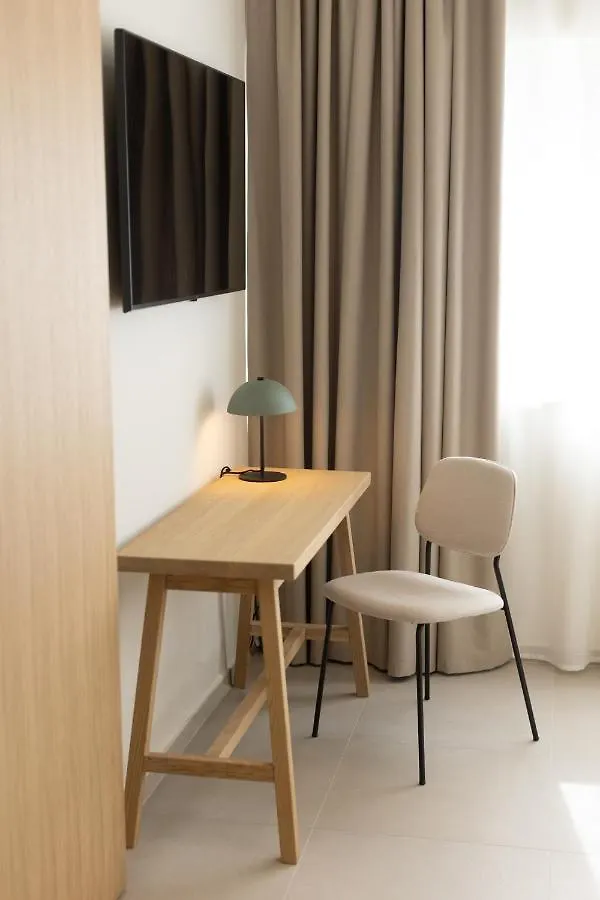 The Olive Poolhouse Apartment Split